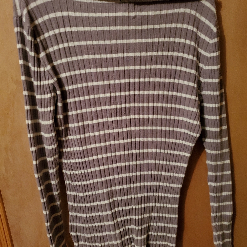 Sweater - Picture 3 of 3